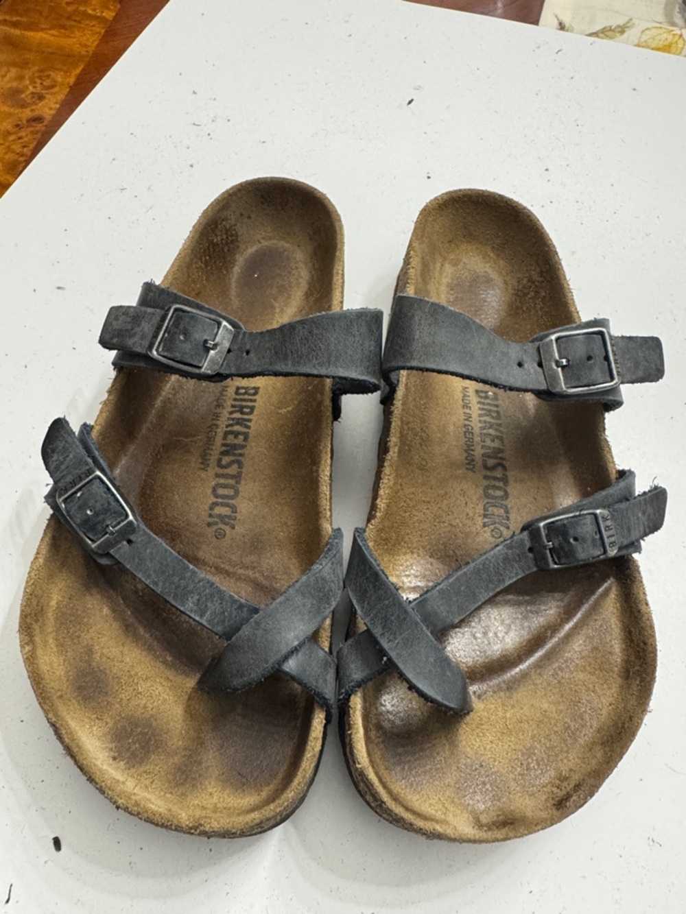 Birkenstock navy blue Leather Two-Strap Toe-Cross Slipper size 38